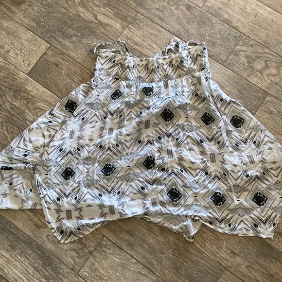 BNWOT Women’s Volcom midi summer dress XL halter low back asymmetrical bottom - Picture 4 of 4